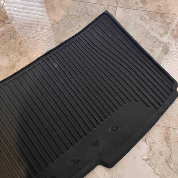 Volvo XC90 Trunk Mat Molded Plastic Charcoal - Picture 4 of 5